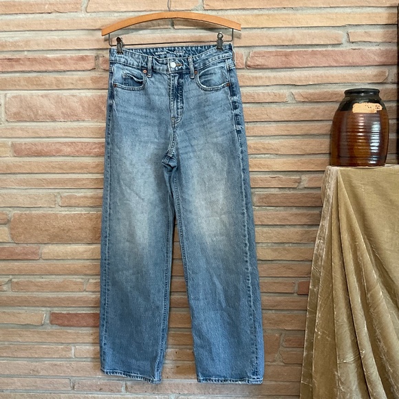 Old Navy Sky-Hi Wide Leg Jeans - Picture 1 of 5